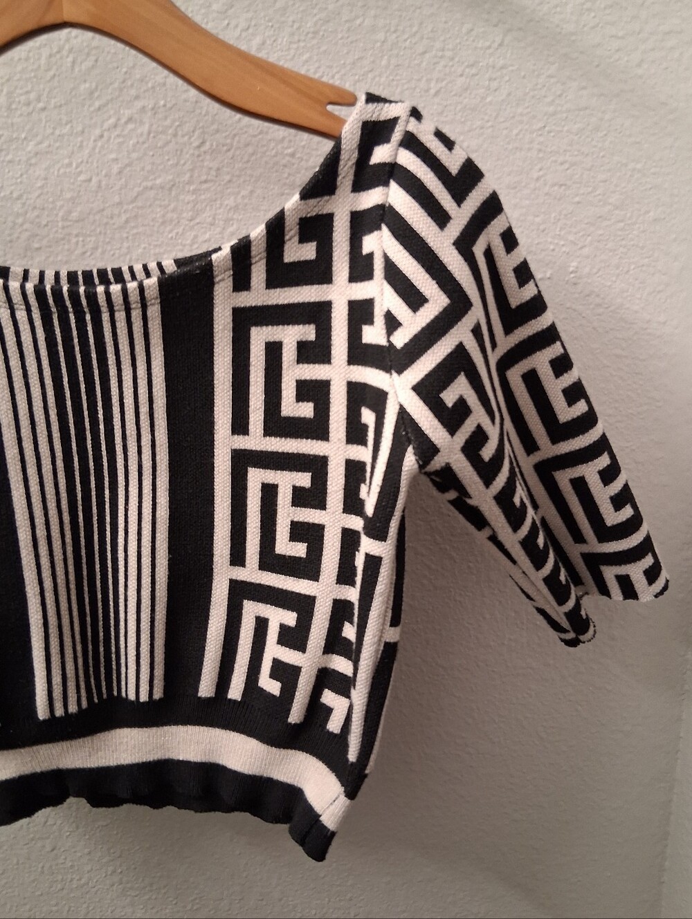 Black And White Patterned Crop Top